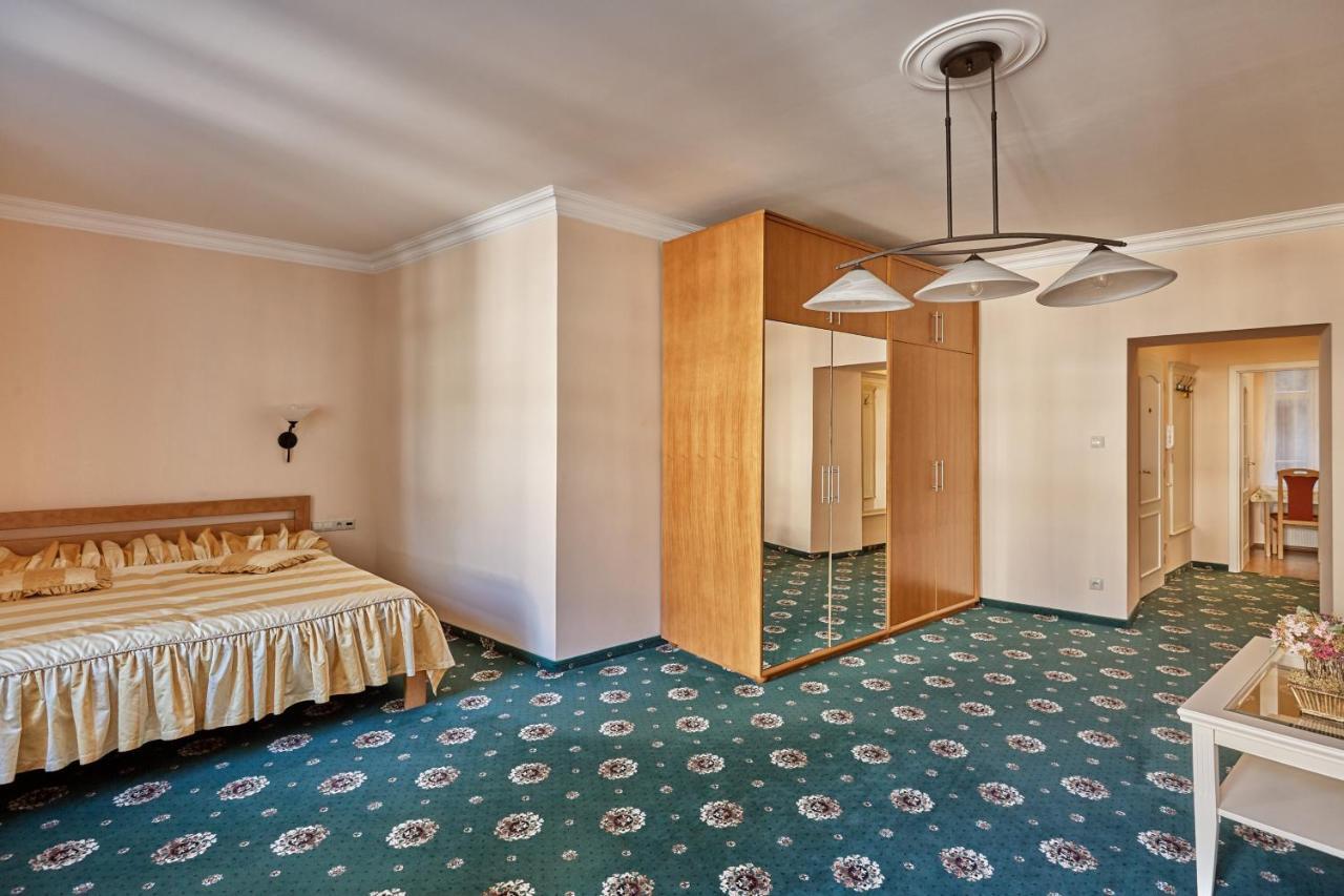 Evergreen Apartments Hotel Karlovy Vary Dış mekan fotoğraf